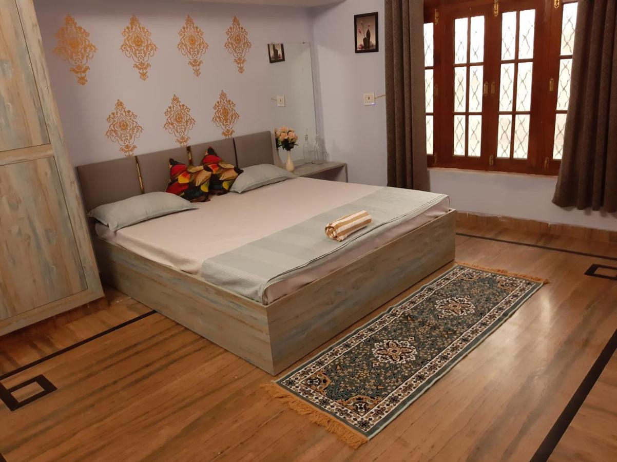 Paarijaat Homestay & Guesthouse Ayodhya Zewnętrze zdjęcie