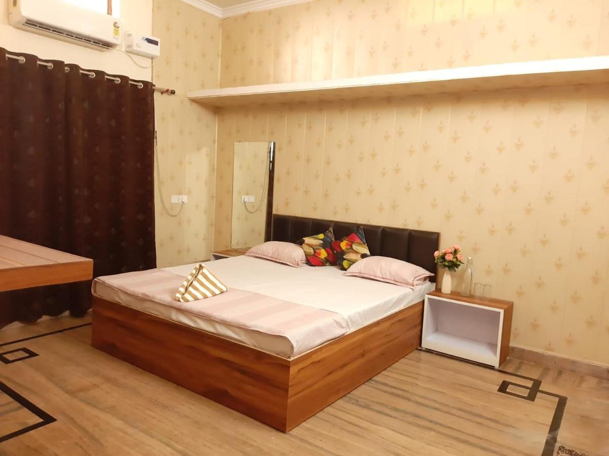 Paarijaat Homestay & Guesthouse Ayodhya Zewnętrze zdjęcie