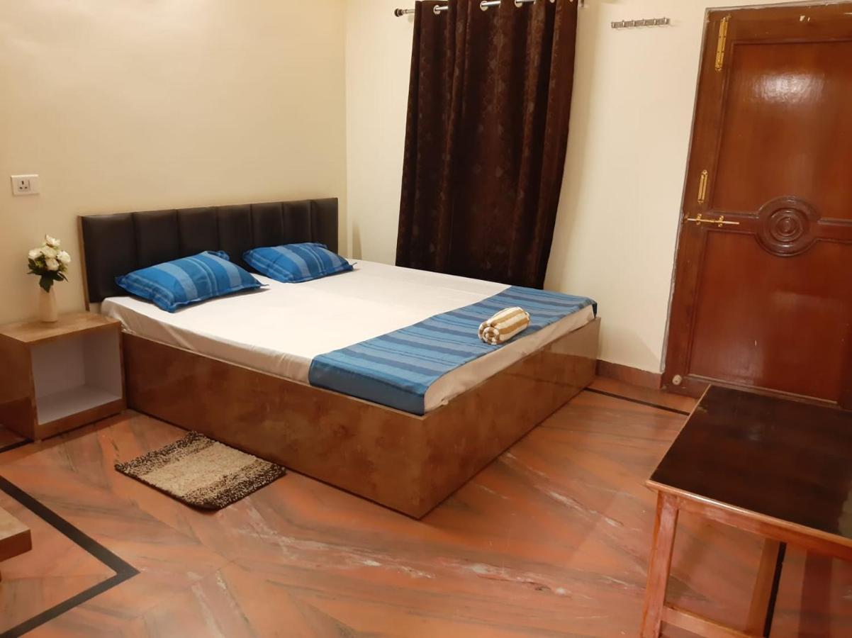 Paarijaat Homestay & Guesthouse Ayodhya Zewnętrze zdjęcie